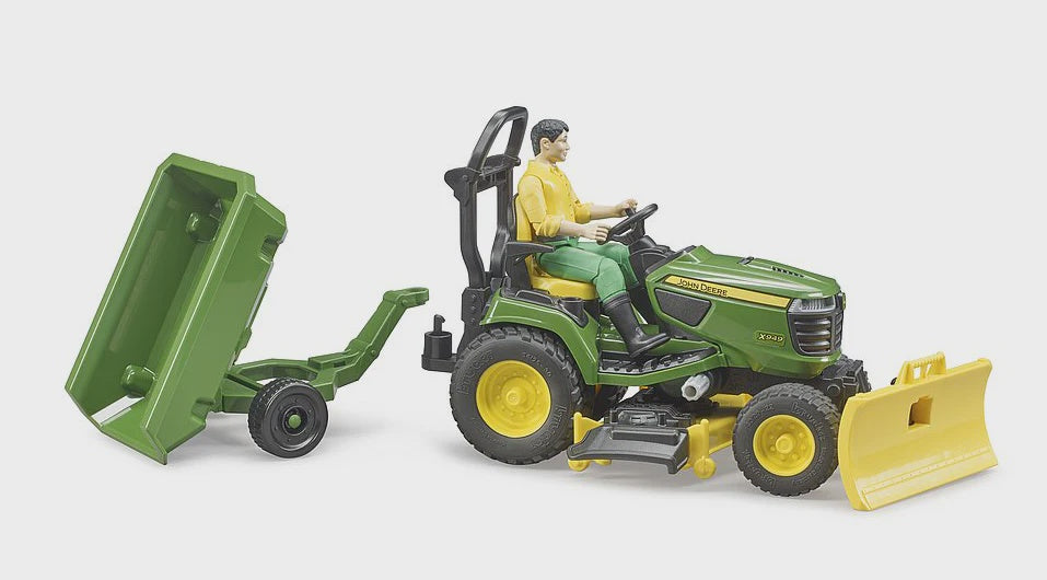 Bruder John Deere Lawn Tractor & Gardener